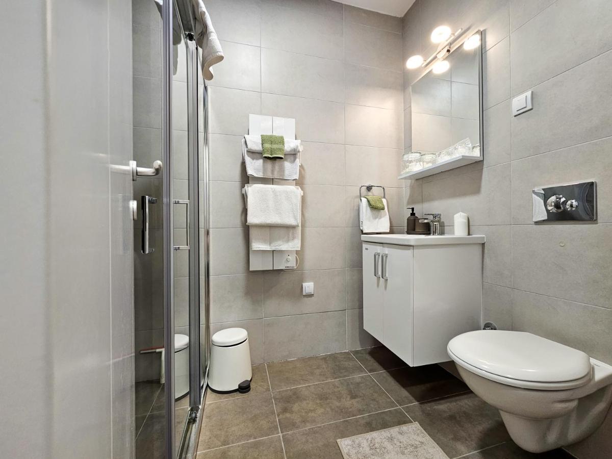 Roman Apartman Sremska Mitrovica Esterno foto
