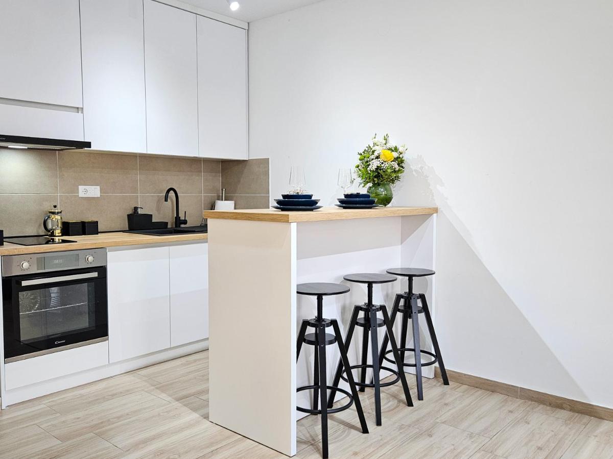 Roman Apartman Sremska Mitrovica Esterno foto