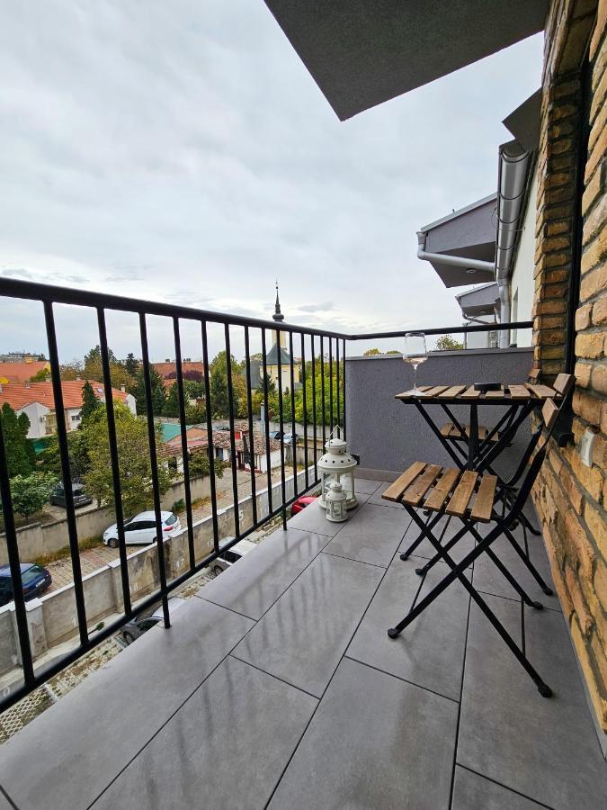 Roman Apartman Sremska Mitrovica Esterno foto